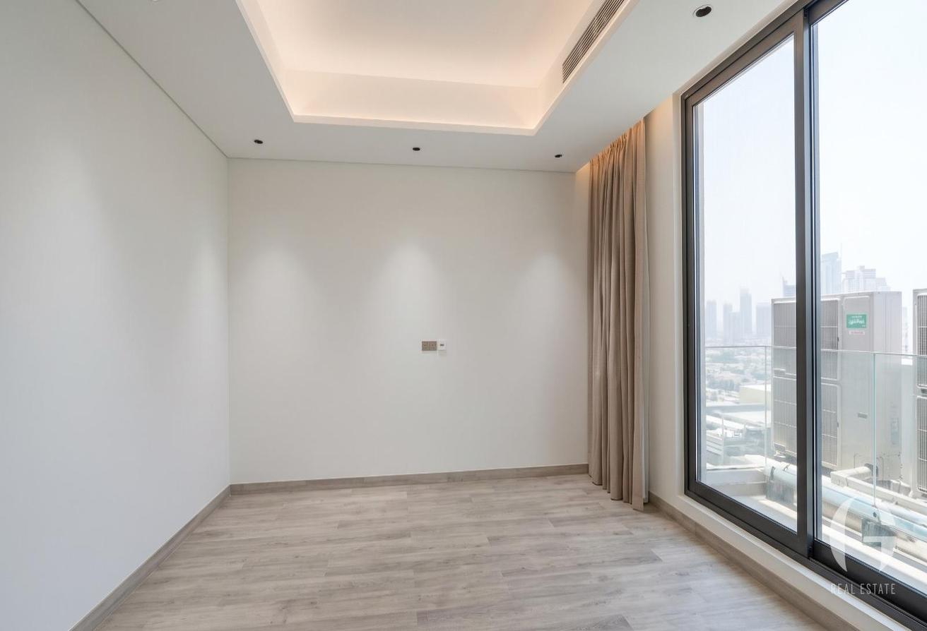 Well Maintained | Ready to Move | Spacious photo 14