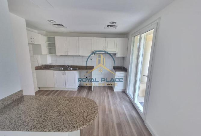 74627967 - Property Image 3