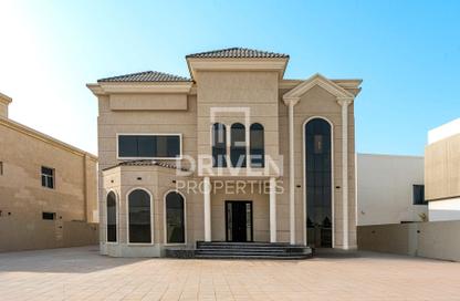 Villa - 5 Bedrooms - 7 Bathrooms for rent in Nad Al Sheba Villas - Nad Al Sheba 3 - Nad Al Sheba - Dubai