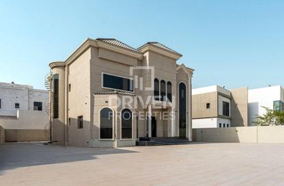Villa - 5 Bedrooms - 7 Bathrooms for rent in Nad Al Sheba Villas - Nad Al Sheba 3 - Nad Al Sheba - Dubai