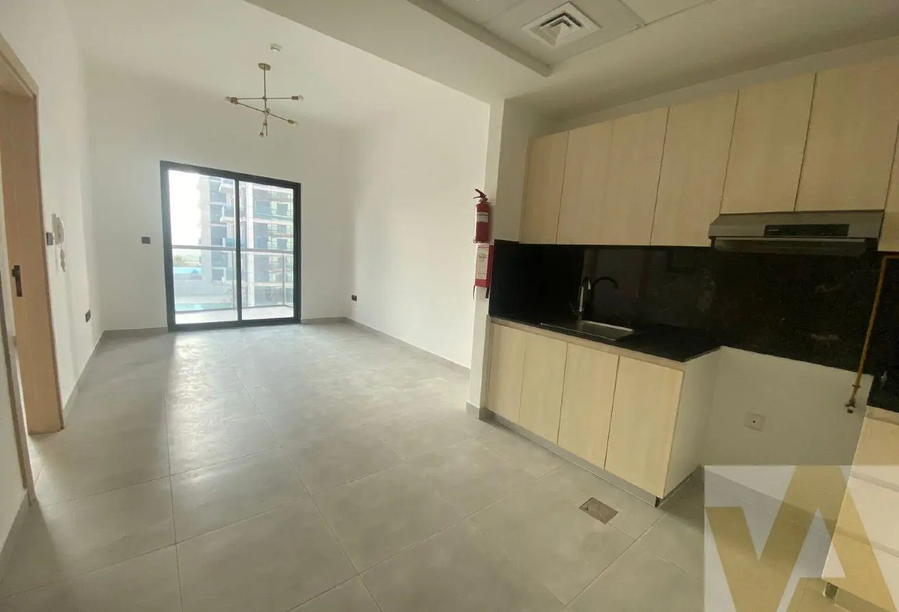 122002406 - Property Main Image