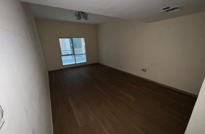 Apartment - 2 - 3 for rent in Queen Tower - Al Majaz 3 - Al Majaz - Sharjah