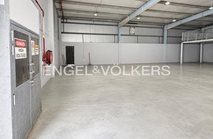 Warehouse - Studio - 1 for rent in STL - Al Quoz Industrial Area - Al Quoz - Dubai