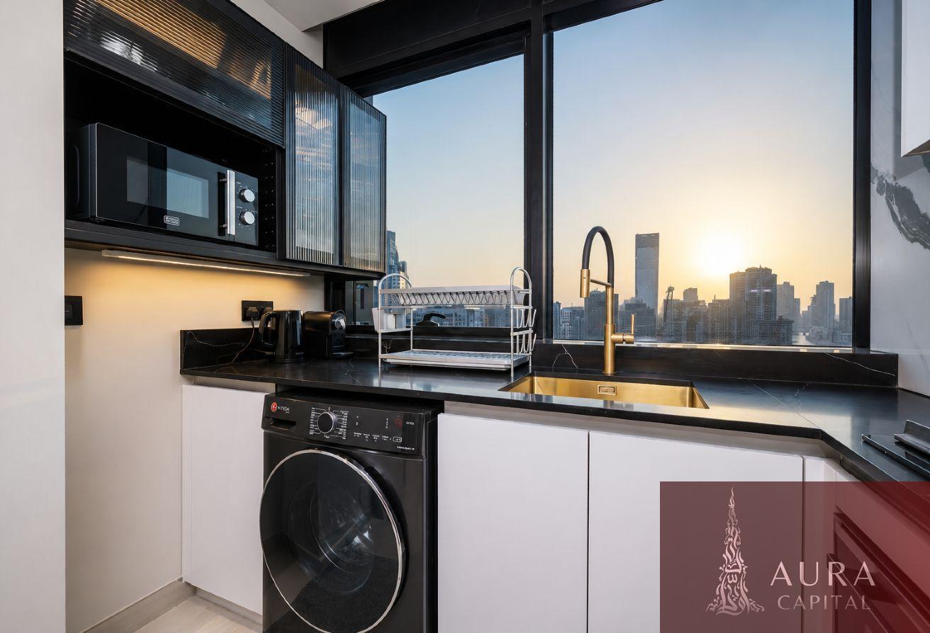 Burj View | Private Jacuzzi | Exquisite Furniture photo 8