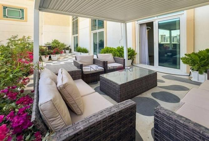 98276909 - Property Image 2