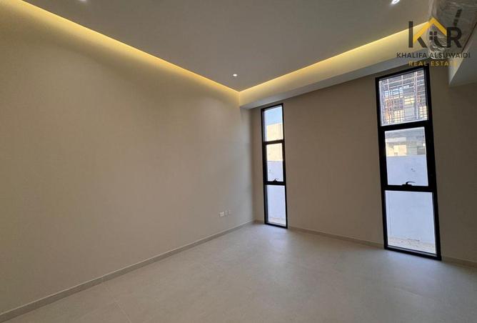 121102518 - Property Image 3