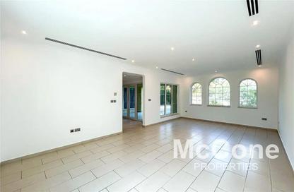 Villa - 3 - 4 for rent in District 8 - Jumeirah Park - Dubai Villa - 3 - 4 for rent in District 8 - Jumeirah Park - Dubai