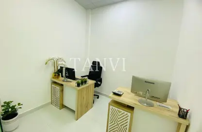 Office Space - Studio - 1 Bathroom for rent in Red Avenue - Al Garhoud - Dubai Office Space - Studio - 1 Bathroom for rent in Red Avenue - Al Garhoud - Dubai