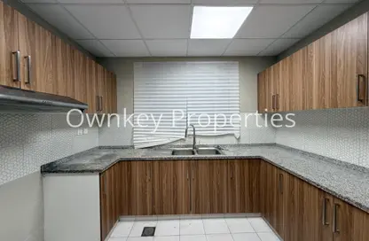 Apartment - 1 Bedroom - 2 Bathrooms for rent in Titanium Tower - Al Karama - Dubai Apartment - 1 Bedroom - 2 Bathrooms for rent in Titanium Tower - Al Karama - Dubai