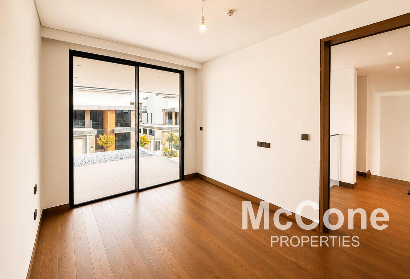 Single Row | Large Plot | Luxury Living photo 7