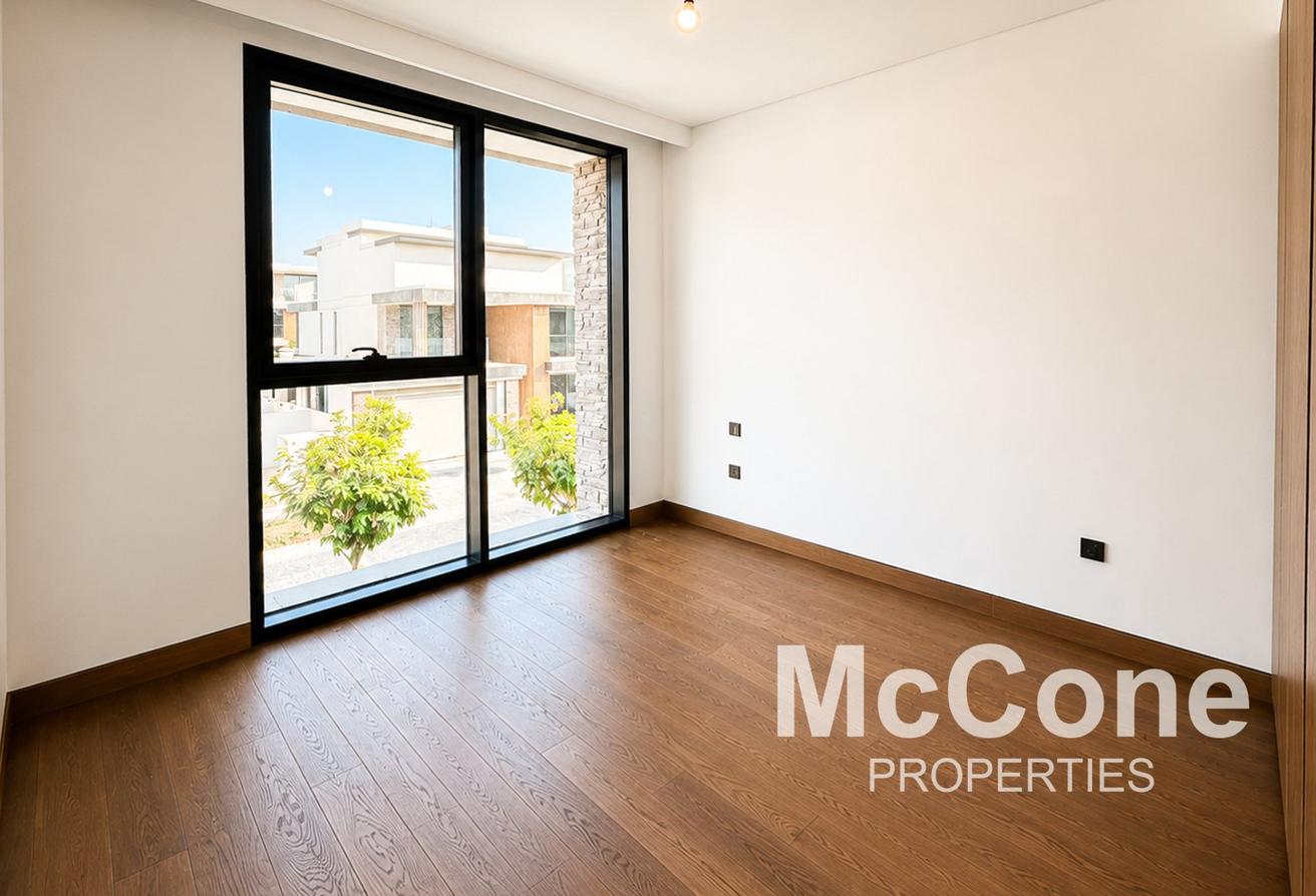 Single Row | Large Plot | Luxury Living photo 12