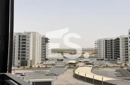 Apartment - Studio - 1 Bathroom for rent in Waters Edge - Yas Island - Abu Dhabi