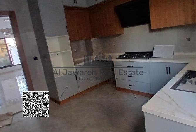 102830329 - Property Image 3