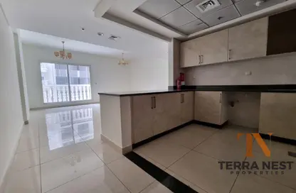 شقة - 2 غرف نوم - 3 حمامات للايجار في ادور - منطقة 11 - قرية جميرا الدائرية - دبي