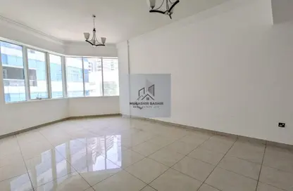 شقة - غرفة نوم - 1 حمام للايجار في الممزر بلازا - شارع التعاون - التعاون - الشارقة