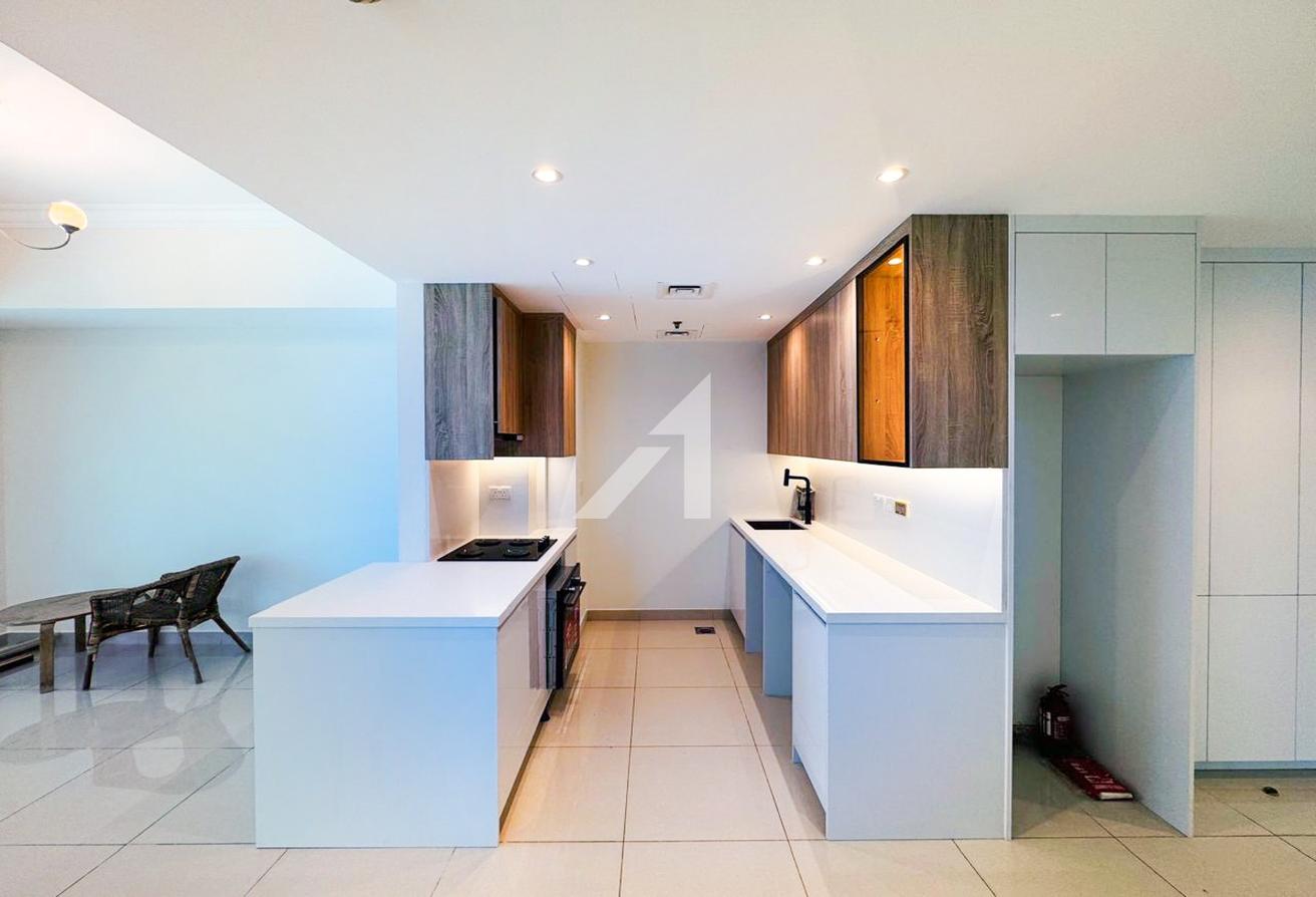 Spacious | Vacant | Unfurnished photo 7