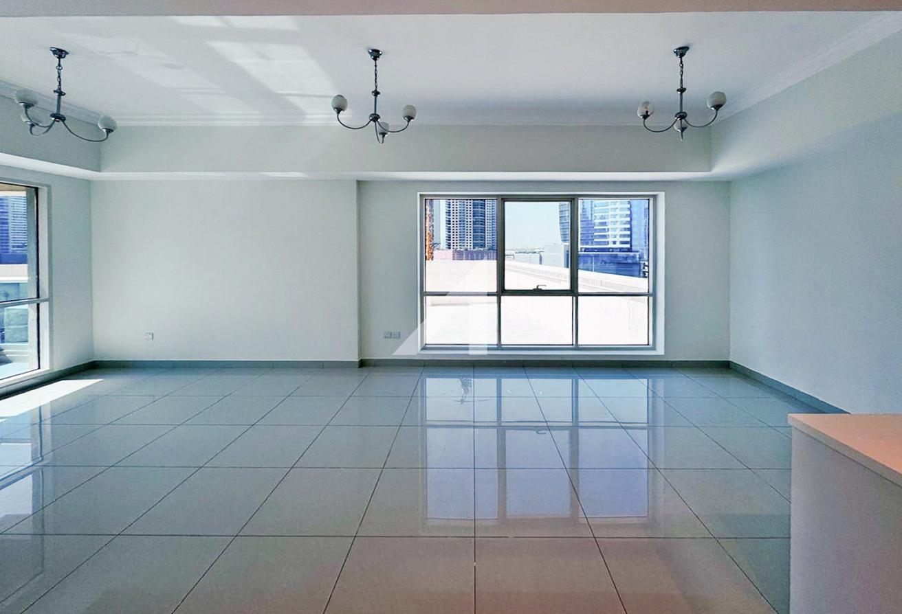 Spacious | Vacant | Unfurnished photo 2
