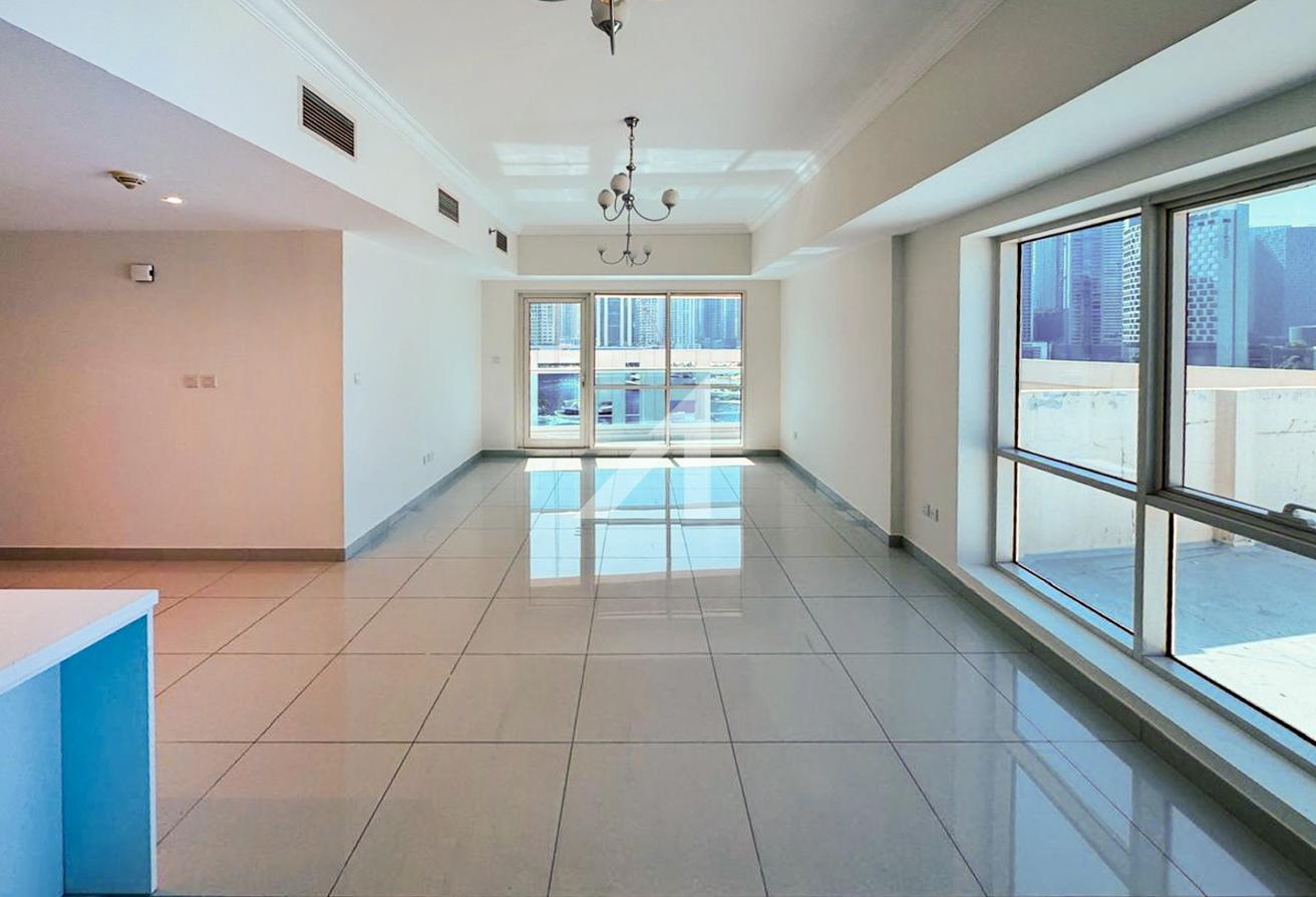 Spacious | Vacant | Unfurnished photo 3