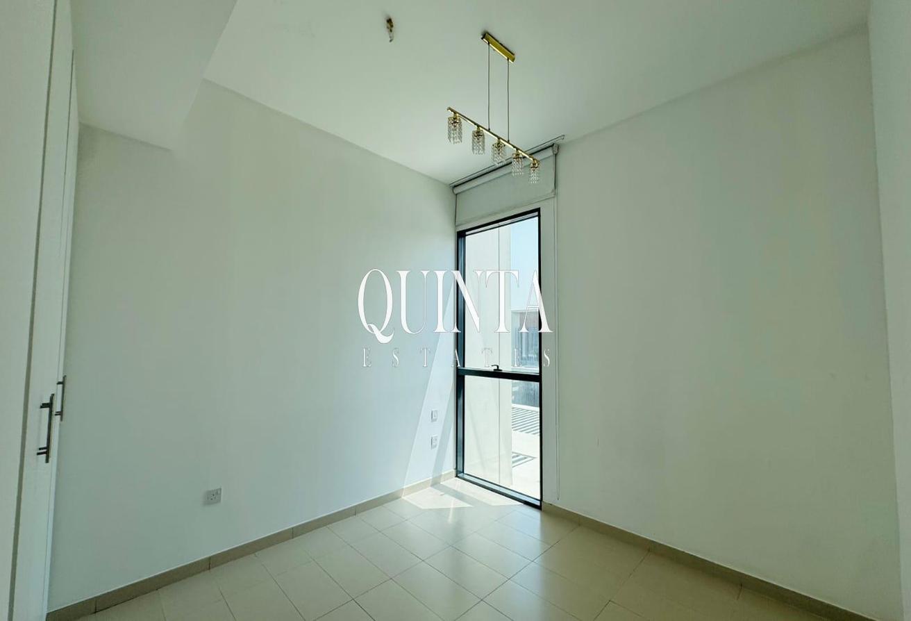 Single Row | 3 Bedrooms | Ready to Move | For Rent photo 4