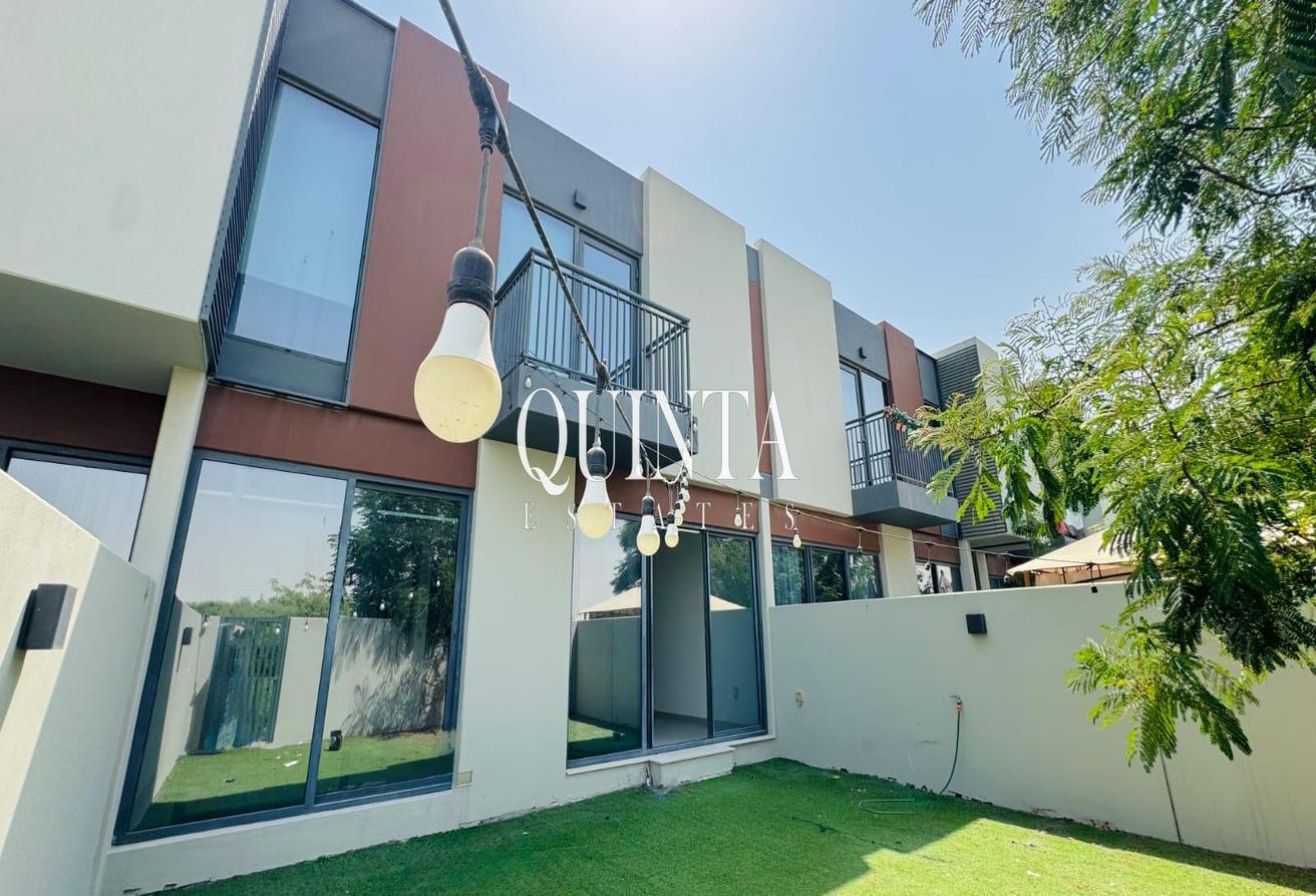 Single Row | 3 Bedrooms | Ready to Move | For Rent photo 12