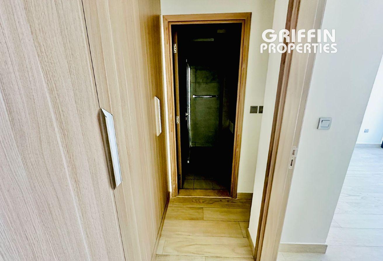 Unfurnished | Biggest Layout | Pool View | 1BHK photo 5