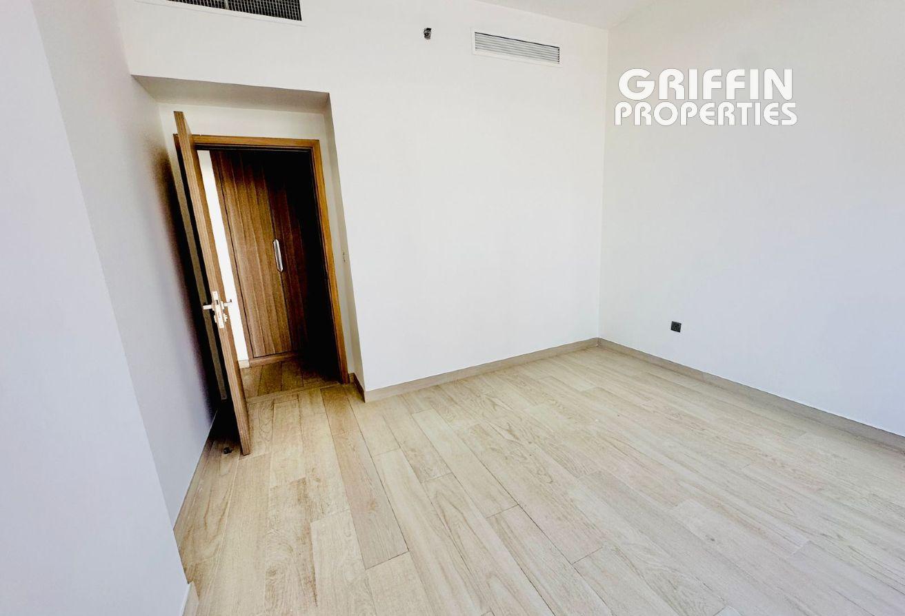 Unfurnished | Biggest Layout | Pool View | 1BHK photo 7