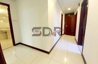 Apartment - 4 - 5 for rent in Silver Tower - Corniche Road - Abu Dhabi