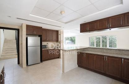 Villa - 4 Bedrooms - 5 Bathrooms for rent in District 4 - Jumeirah Park - Dubai