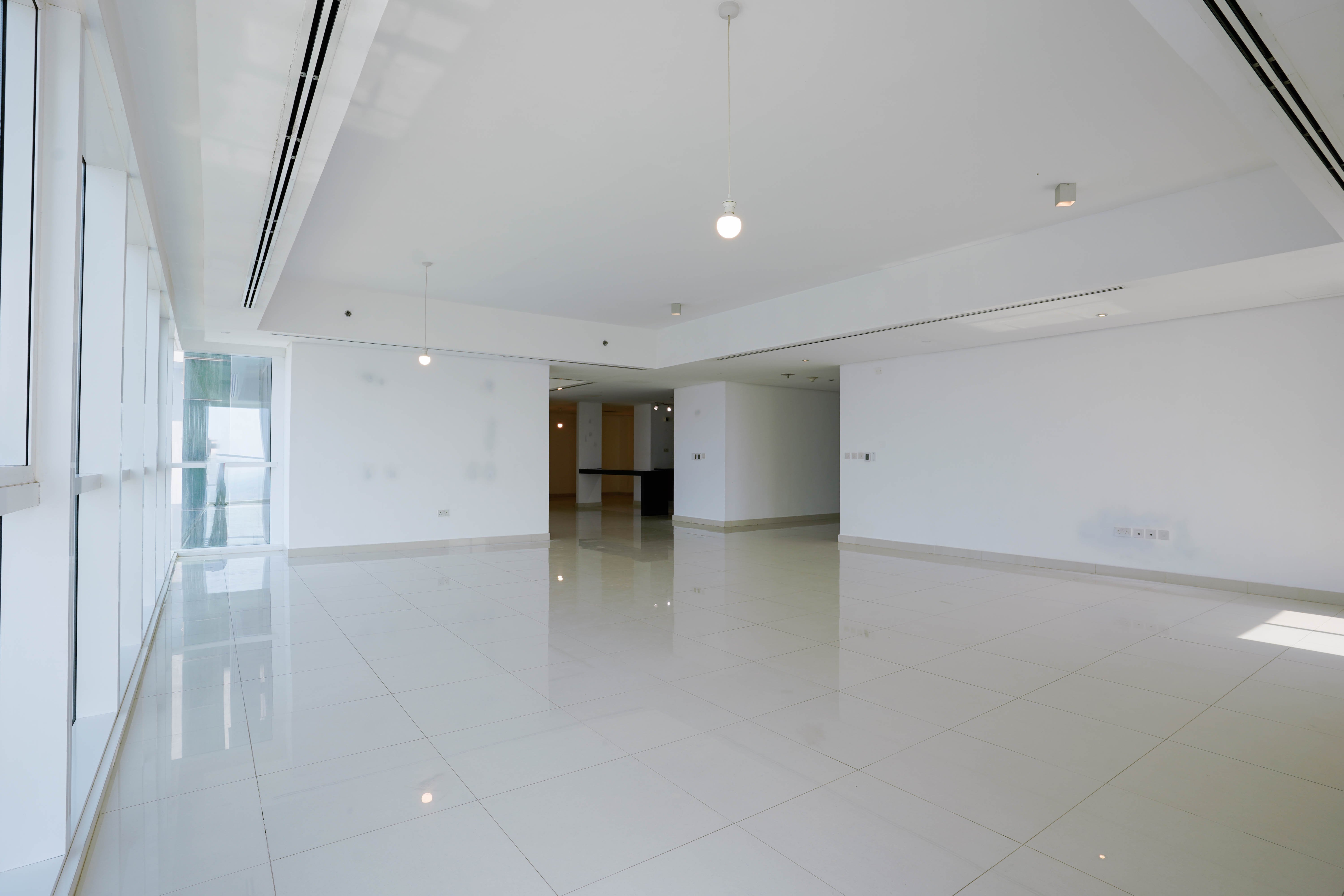 Huge Luxury 4BR+M | Stunning View | Ideal Location