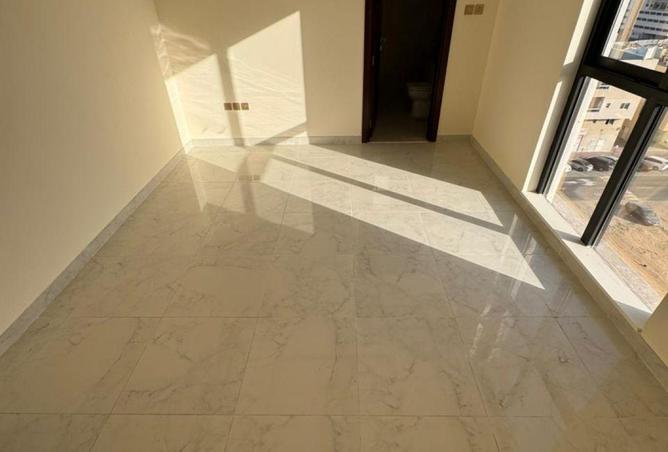 74237531 - Property Image 3