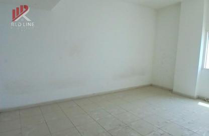 Apartment - 2 Bedrooms - 2 Bathrooms for rent in Thuraya Al Majaz Building - Al Majaz 3 - Al Majaz - Sharjah