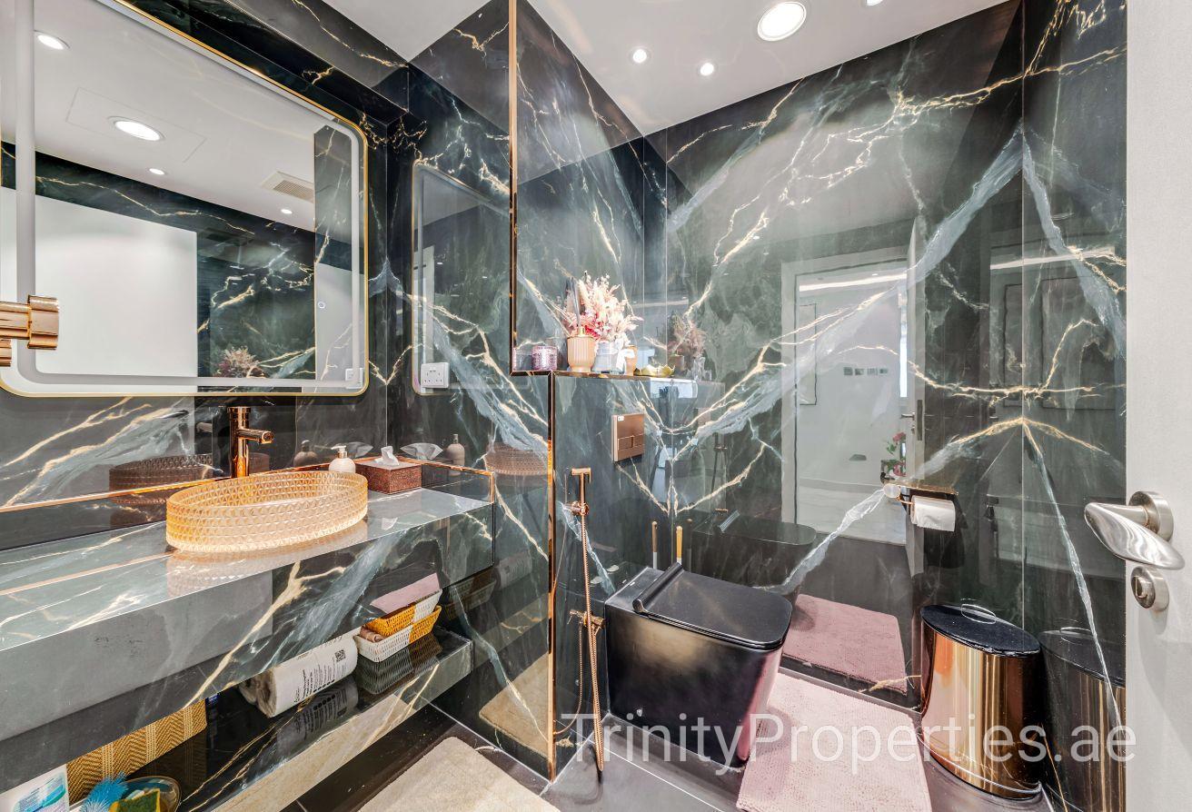 Hermes Interiors | Skyline Views | Upgraded photo 18