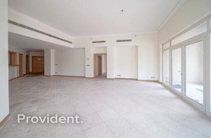 Apartment - 3 Bedrooms - 4 Bathrooms for rent in Al Khudrawi - Shoreline Apartments - Palm Jumeirah - Dubai