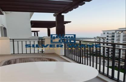 Apartment - 1 - 2 for rent in Yas Golf Collection - Yas Island - Abu Dhabi