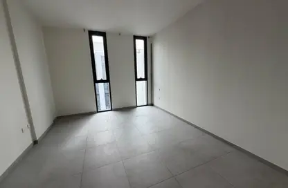 شقة - 1 حمام للايجار في ذا سولو - الجادة - الشارقة