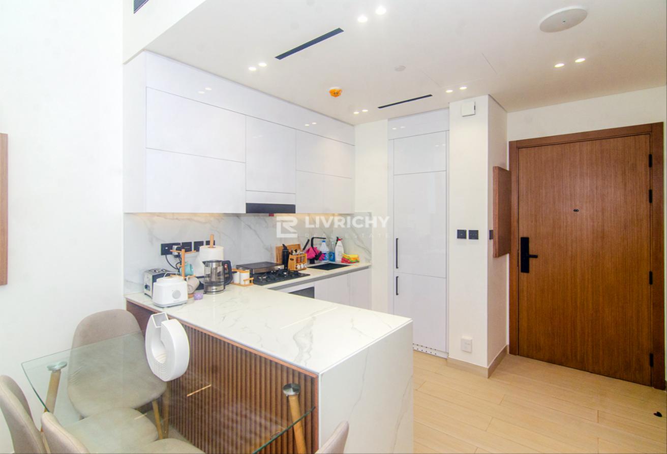 High Floor | Ready to Move In | Fully Furnished photo 5