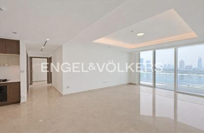 Apartment - 2 Bedrooms - 2 Bathrooms for rent in Palace Beach Residence Tower 2 - Palace Beach Residence - Emaar Beachfront - Dubai Harbour - Dubai