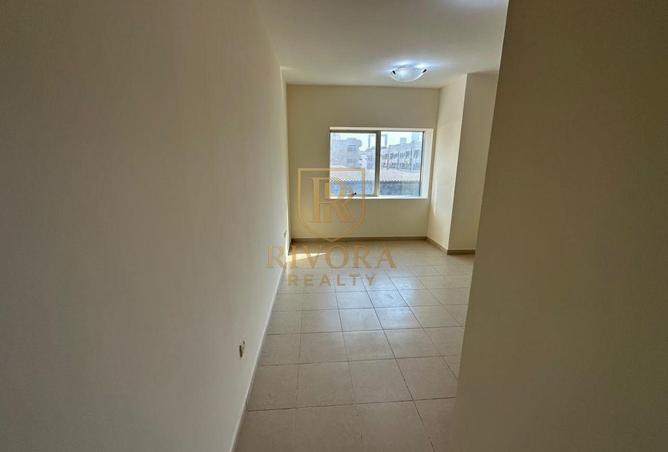 1 BHK | CLOSED KITCHEN | AL KARAMA photo 2