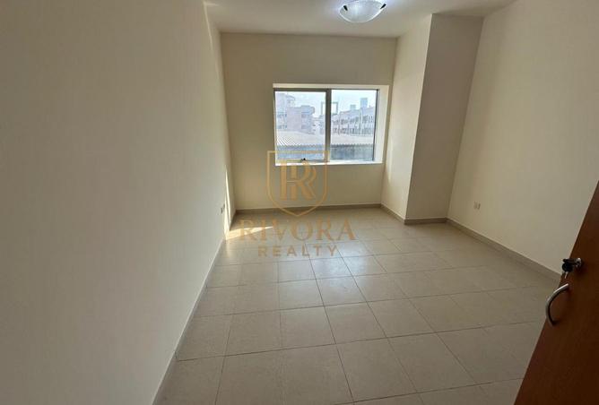 1 BHK | CLOSED KITCHEN | AL KARAMA photo 3