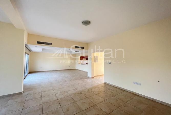 73864107 - Property Image 2