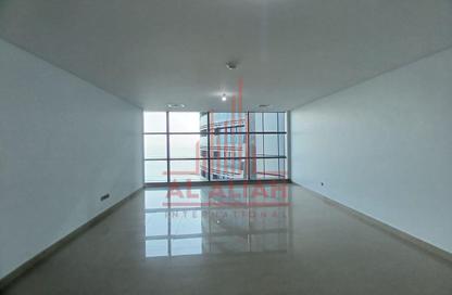 Apartment - 3 - 3 for rent in Etihad Towers - Corniche Road - Abu Dhabi