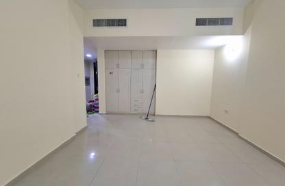 Apartment - 2 - 2 for rent in Shabiya 9 - Shabiya - Mussafah - Abu Dhabi Apartment - 2 - 2 for rent in Shabiya 9 - Shabiya - Mussafah - Abu Dhabi
