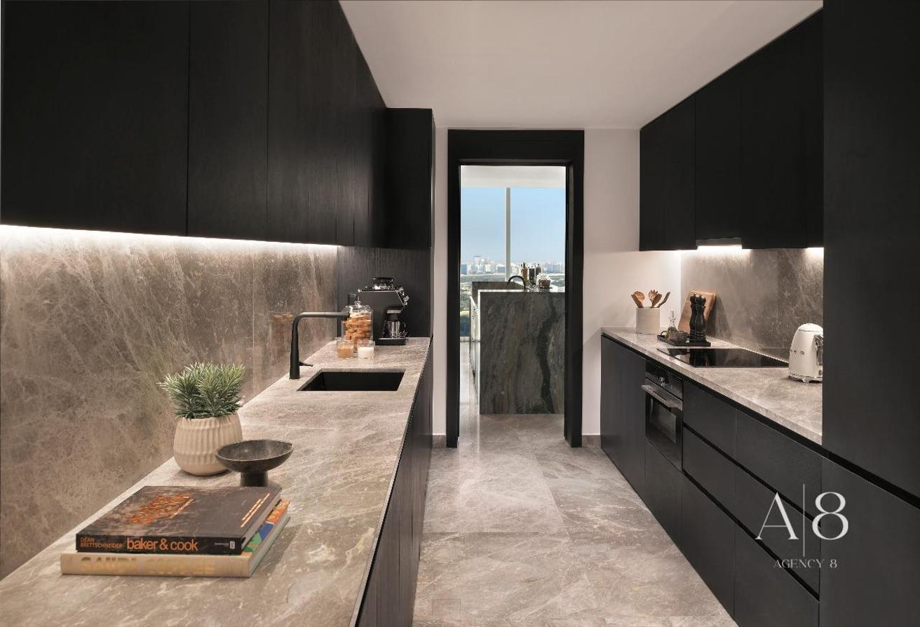 All Bills Included | Luxury Presidential Suite photo 4