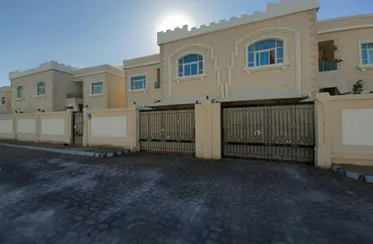 فيلا - 5 غرف نوم - 6 حمامات للايجار في مدينة خليفة - أبوظبي