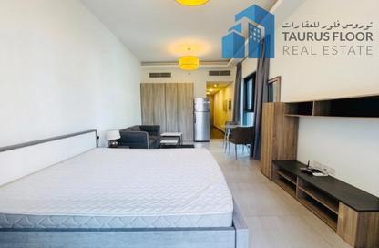 Apartment - Studio - 1 for rent in SOL Bay - Business Bay - Dubai