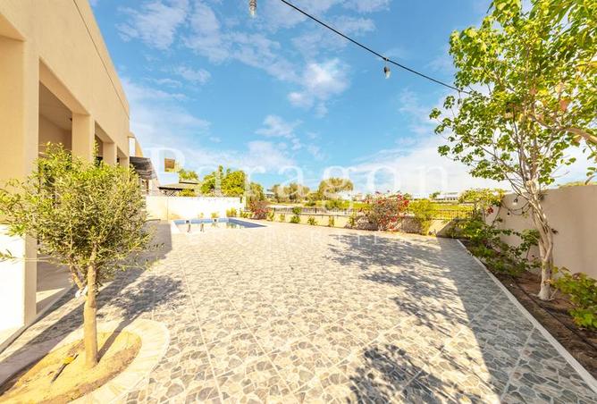 60518432 - Property Image 2