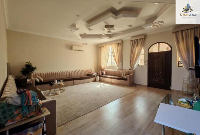 70273437 - Property Image 2