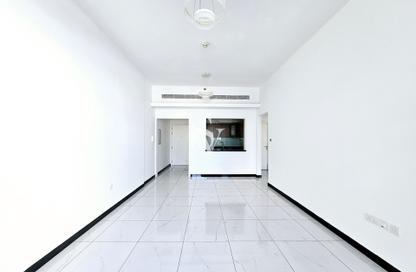 Apartment - 1 Bedroom - 2 Bathrooms for rent in Crystal Residence - District 11 - Jumeirah Village Circle - Dubai