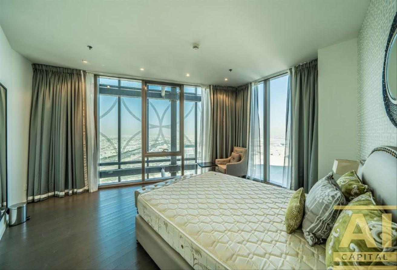 4 Bedroom | Fully Furnished | Spacious Living photo 16