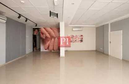 Shop - Studio - 1 Bathroom for rent in Building X07 - England Cluster - International City - Dubai